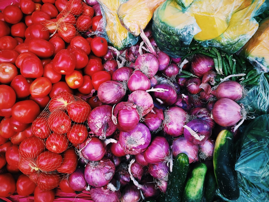 Protein-rich foods including fish, eggs, and lean meats with zero glycemic index